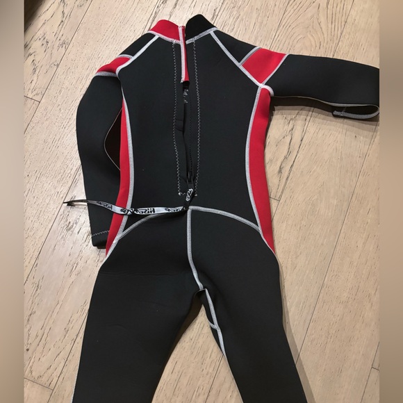 Kids Scuba Suit - Picture 3 of 3